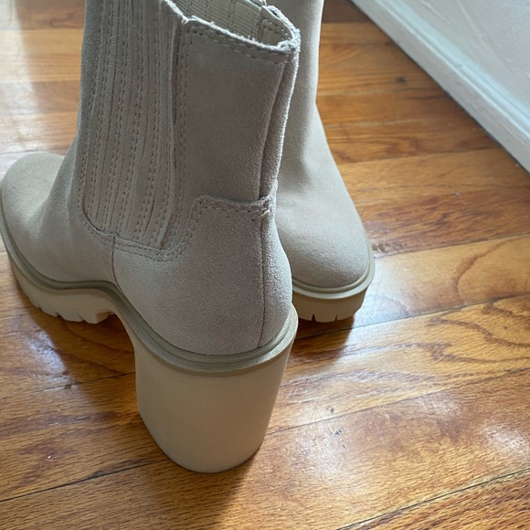 Dolce Vita H2O Caster Booties, Dune Suede, sz 7 - Picture 8 of 12